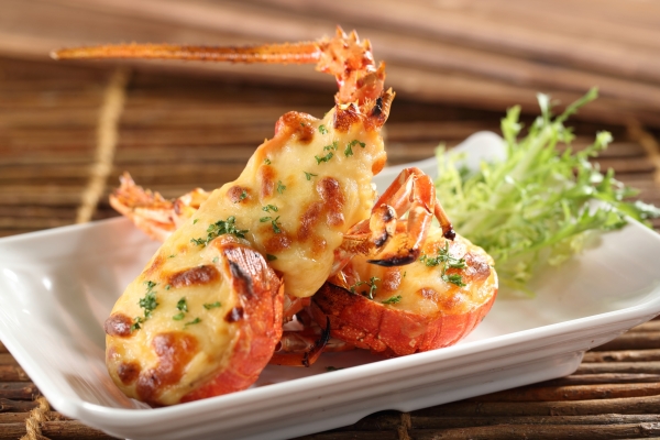 lamma rainbow_fried lobster with speical cheese sauce